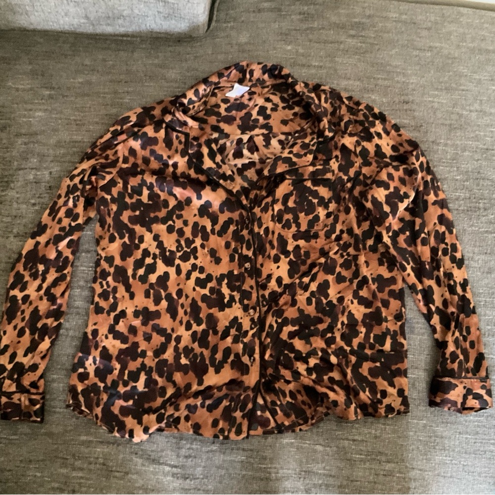 Stars Above Animal Print Satin Long Sleeve Pajama Top (L)